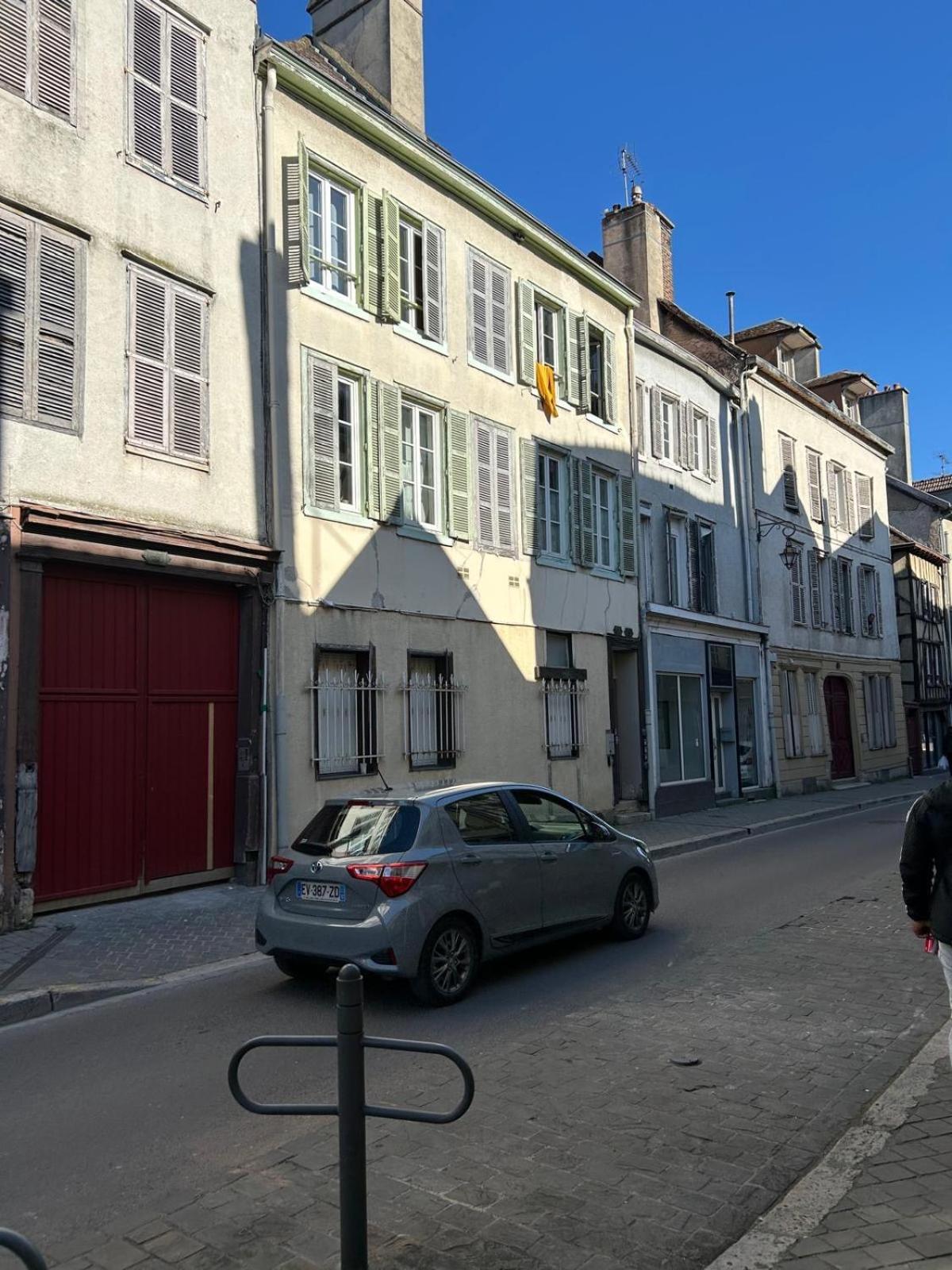 Le Jaillant - Wifi - Centre Ville Historique - Proche Gare Троа Екстериор снимка